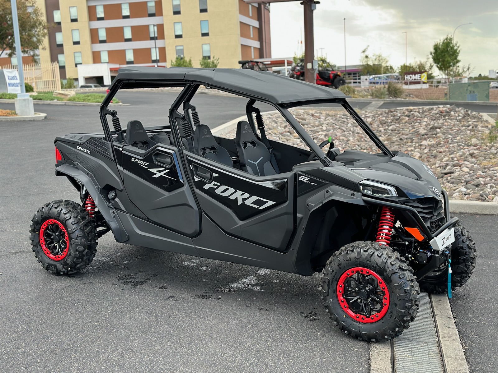 2025 CFMOTO ZFORCE 950 SPORT - 4 - NEBULA BLACK - Photo 6